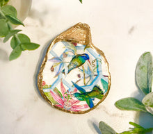 Load image into Gallery viewer, Hummingbird Oyster Trinket Dish
