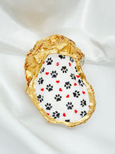 Load image into Gallery viewer, Paws and Hearts Oyster Trinket Dish

