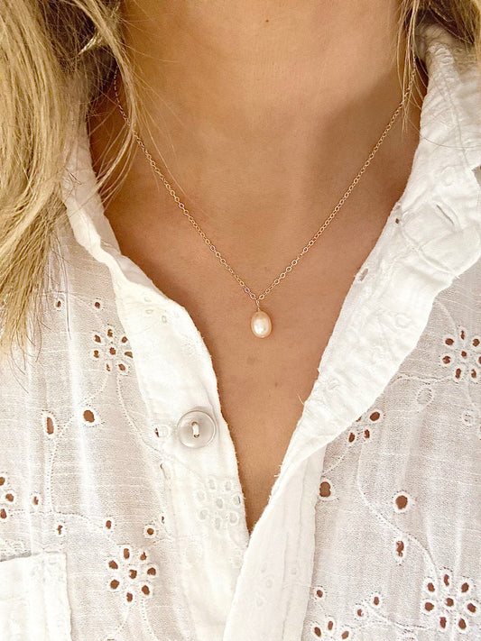 Nora Peach Pearl Necklace